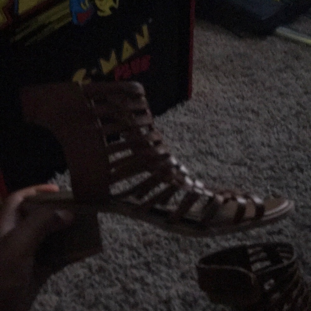 Heels for women/girls… toes out